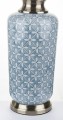 Lampa stołowa z ceramiczną niebieską podstawą